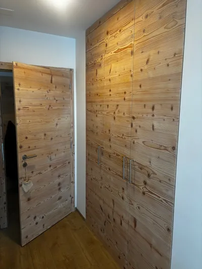 Porte de communication et armoire