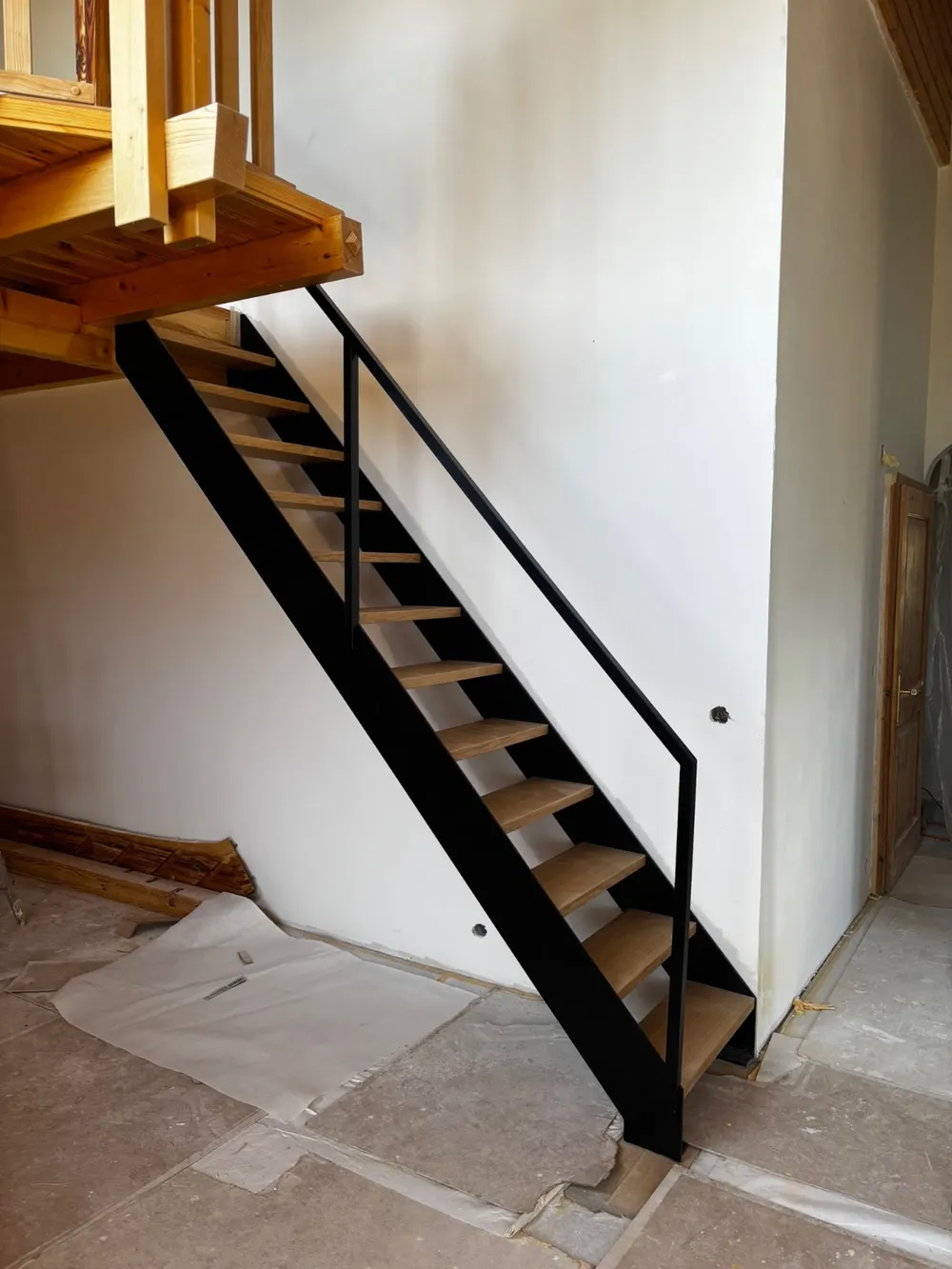 Escalier chêne et acier Thermo laqué – photo 7