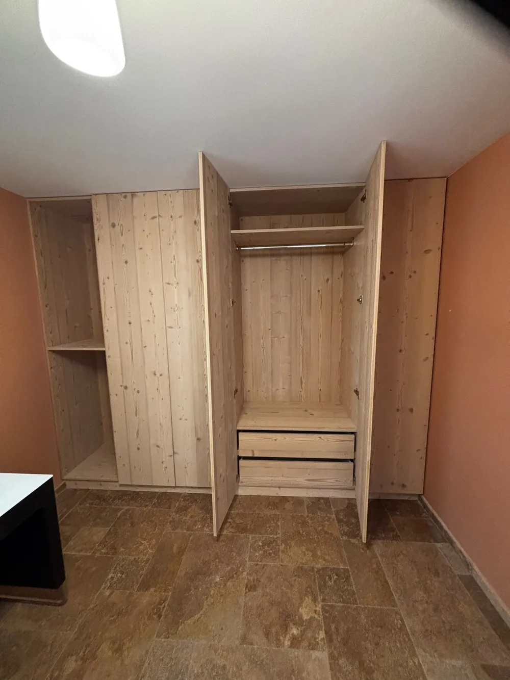 Aménagement buanderie et dressing sur mesure – photo 9